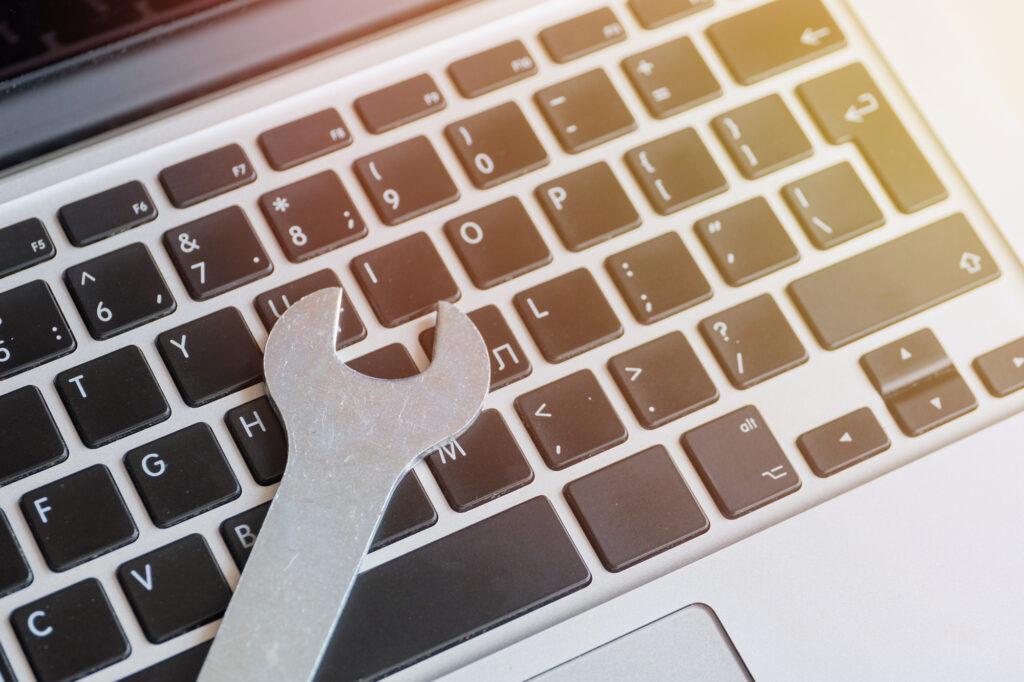 PCがフリーズしたときはどうする?<br> 原因の種類や適切な対処法を解説