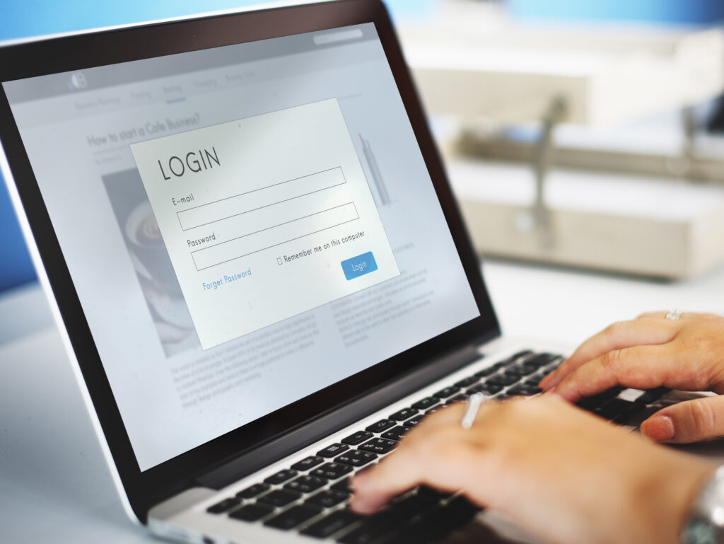 デジタルフォレンジックにおける「ログ解析」の重要性。<br>不正を突き止めるための方法は?