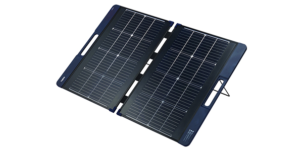 ロジテック×伊那市 ふるさと納税 | 太陽光に当てるだけで発電できる最大100W出力のポータブルソーラーパネル